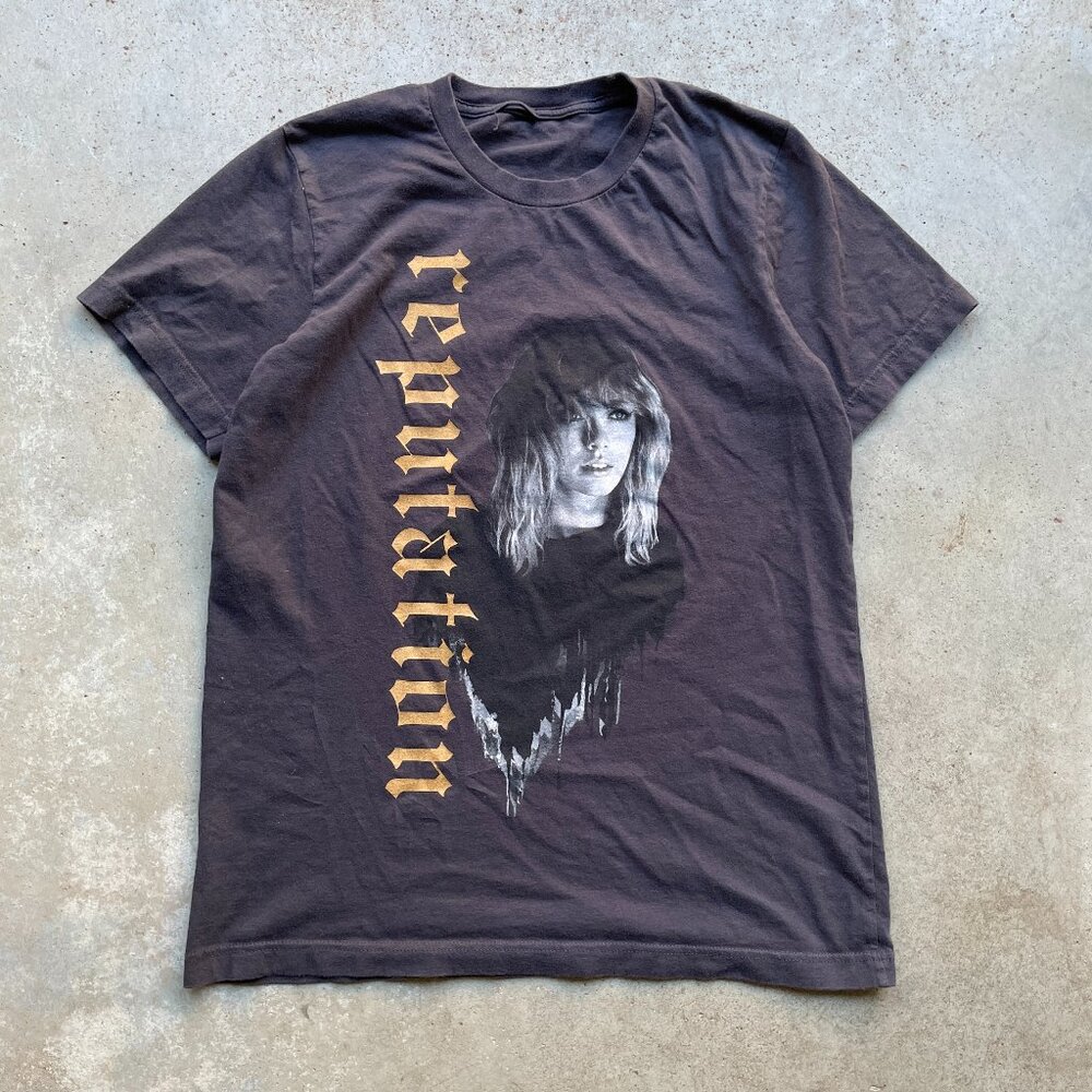 Vintage Taylor Swift Reputation Stadium Tour T-Shirt Size Medium